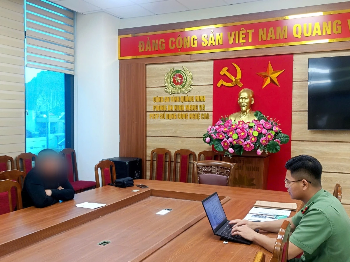 N.V.T. làm việc tại cơ quan Công an