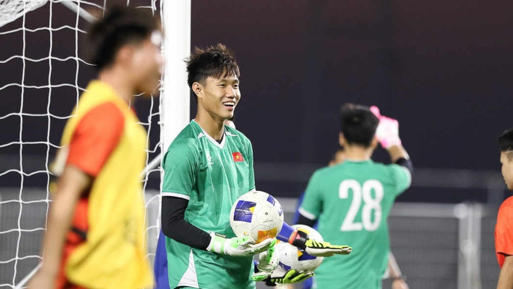 U17 Việt Nam tích cực tập luyện chuẩn bị cho trận đấu với U17 Nhật Bản (Ảnh: VFF).