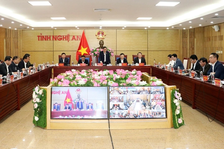 Toàn cảnh phiên thường kỳ tháng 3/2025 của UBND tỉnh Nghệ An.