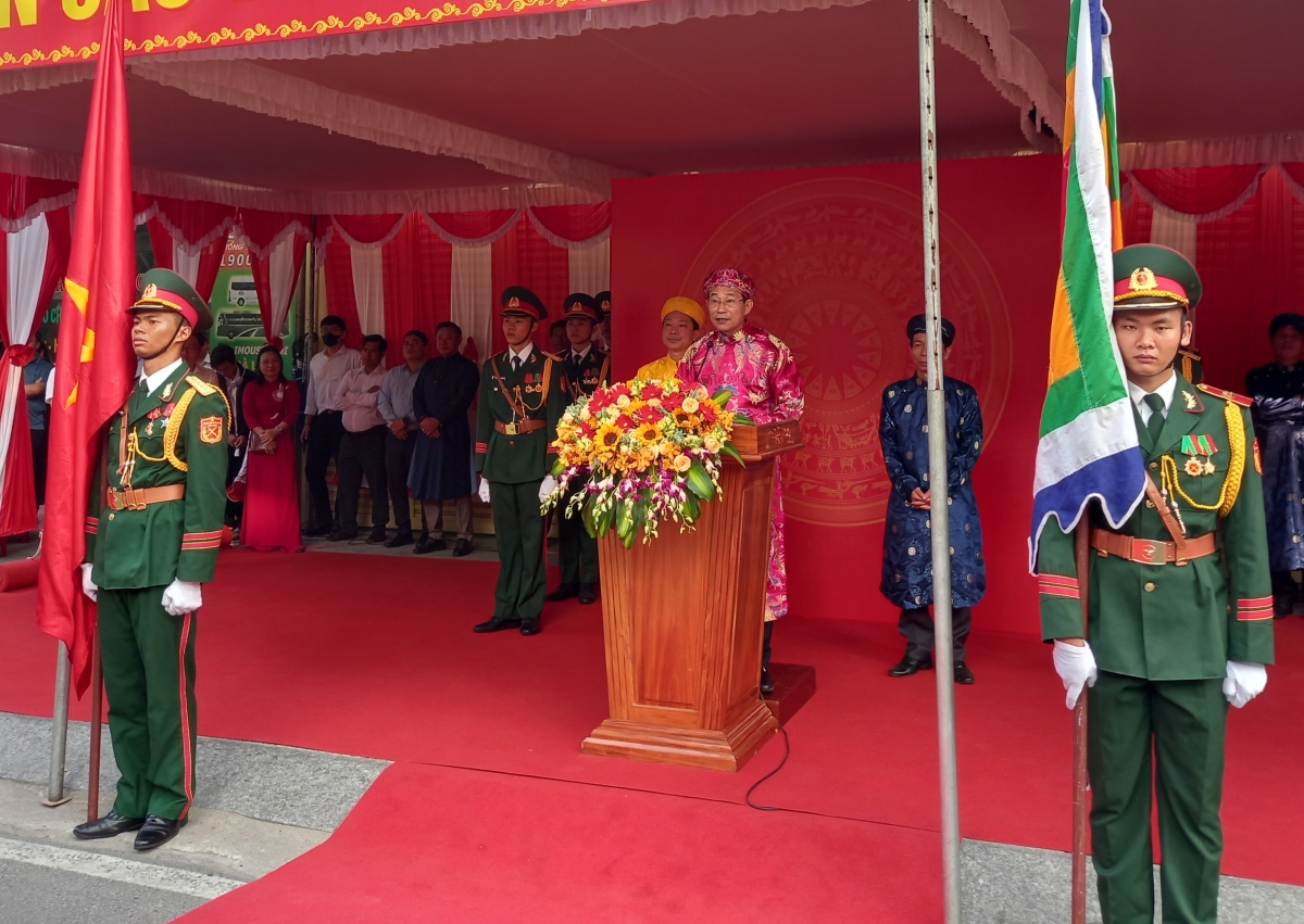 Ông Đinh Văn Thiệu, Phó Chủ tịch UBND tỉnh Khánh Hòa dọc diễn văn tưởng nhớ Vua Hùng