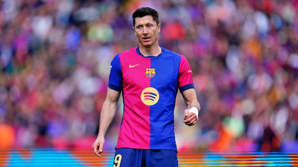 4. Tiền đạo Lewandowski (CLB Barca) - 11 bàn thắng