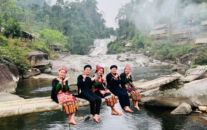 People visit the seven-layer waterfall in Que Phong district, Nghe An province.