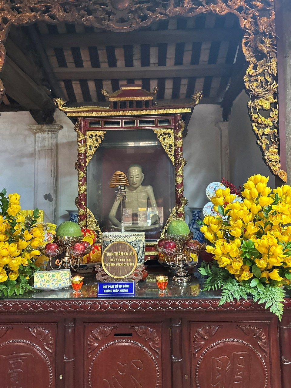 Toàn thân Xá lợi thiền sư Vũ Khắc Trường