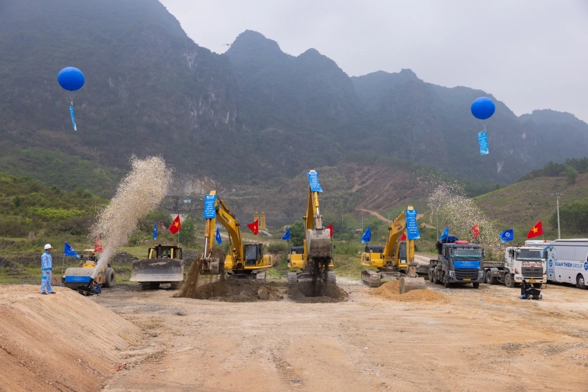 Dự án nhà máy sản xuất vôi và bột nhẹ Xuân Thiện Hòa Bình có tổng mức đầu tư có tổng mức đầu tư hơn 8.000 tỷ đồng.