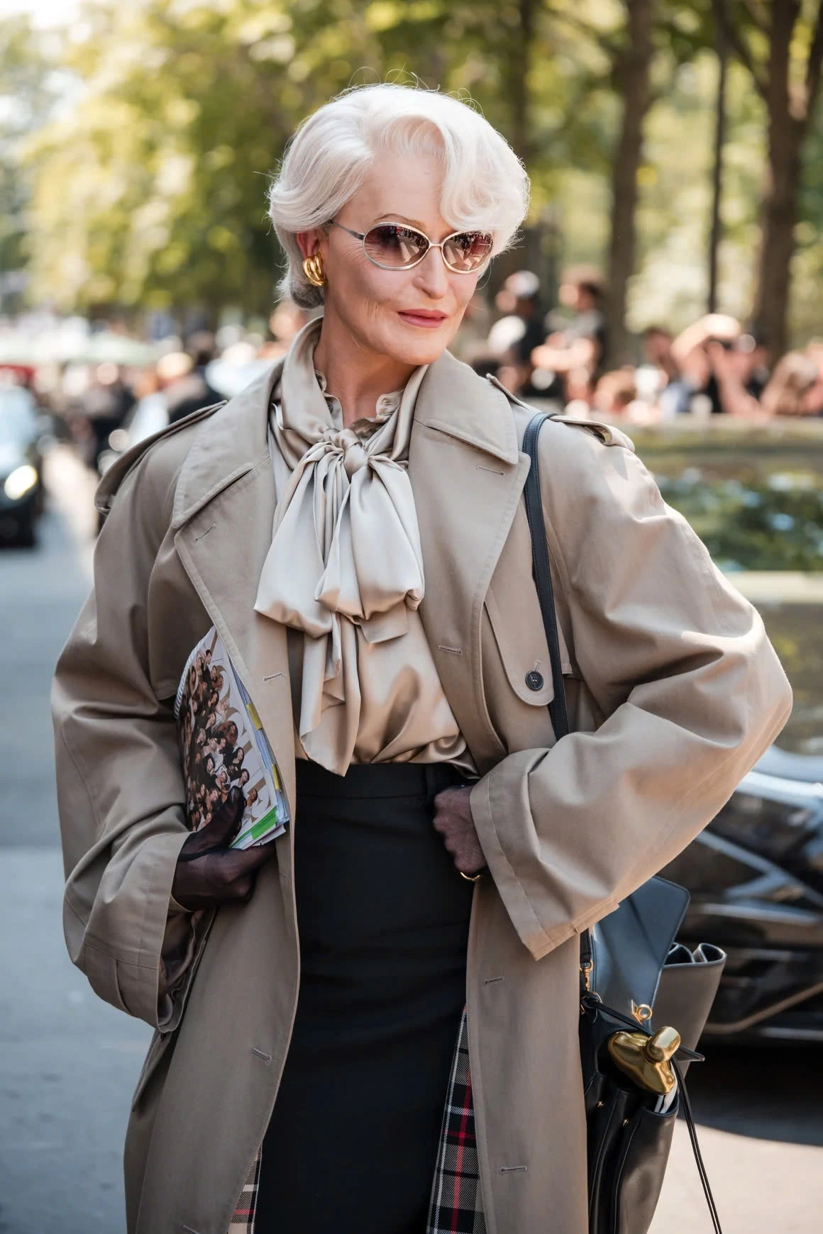 Alexis Stone đã tham dự buổi trình diễn Haute Couture năm 2024 của Balenciaga tại Paris trong trang phục thành Miranda Priestly, nhân vật hư cấu trong "The Devil Wears Prada".