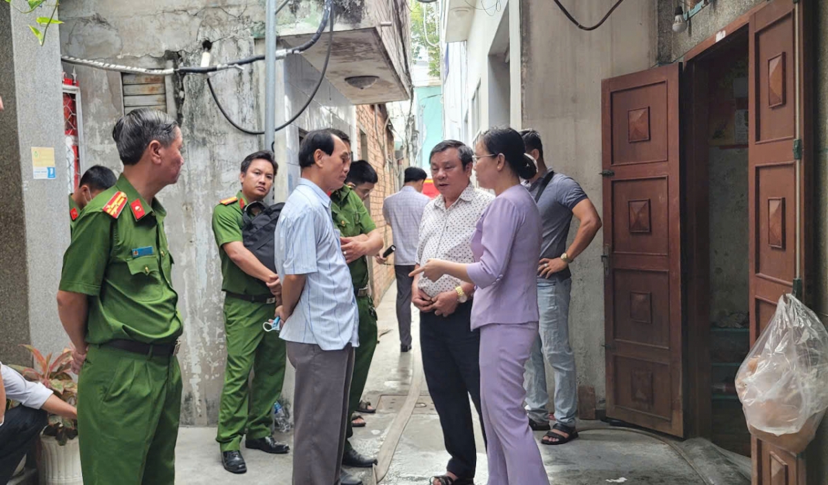 Công tác điều tra, làm rõ nguyên nhân xảy ra vụ cháy nhà đang được cơ quan chức năng tiến hành khẩn trương