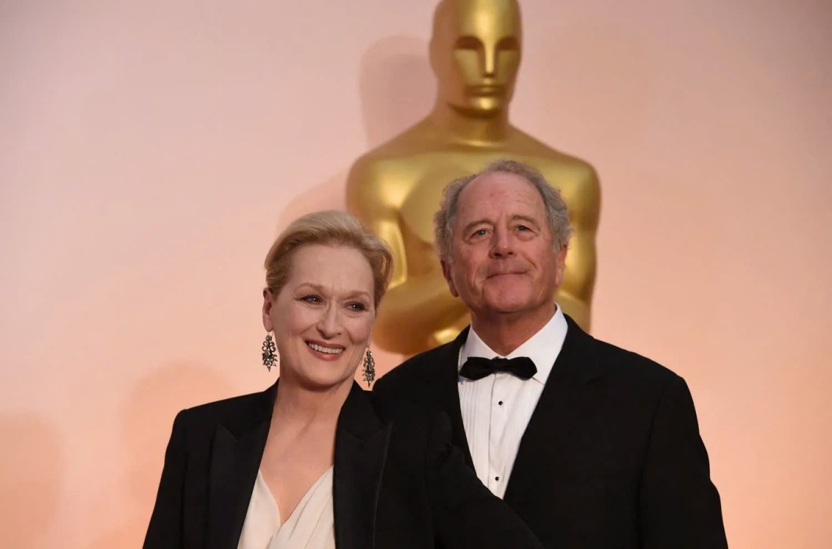 Streep và Gummer tạo dáng trên thảm đỏ lễ trao giải Oscar lần thứ 87 năm 2015.