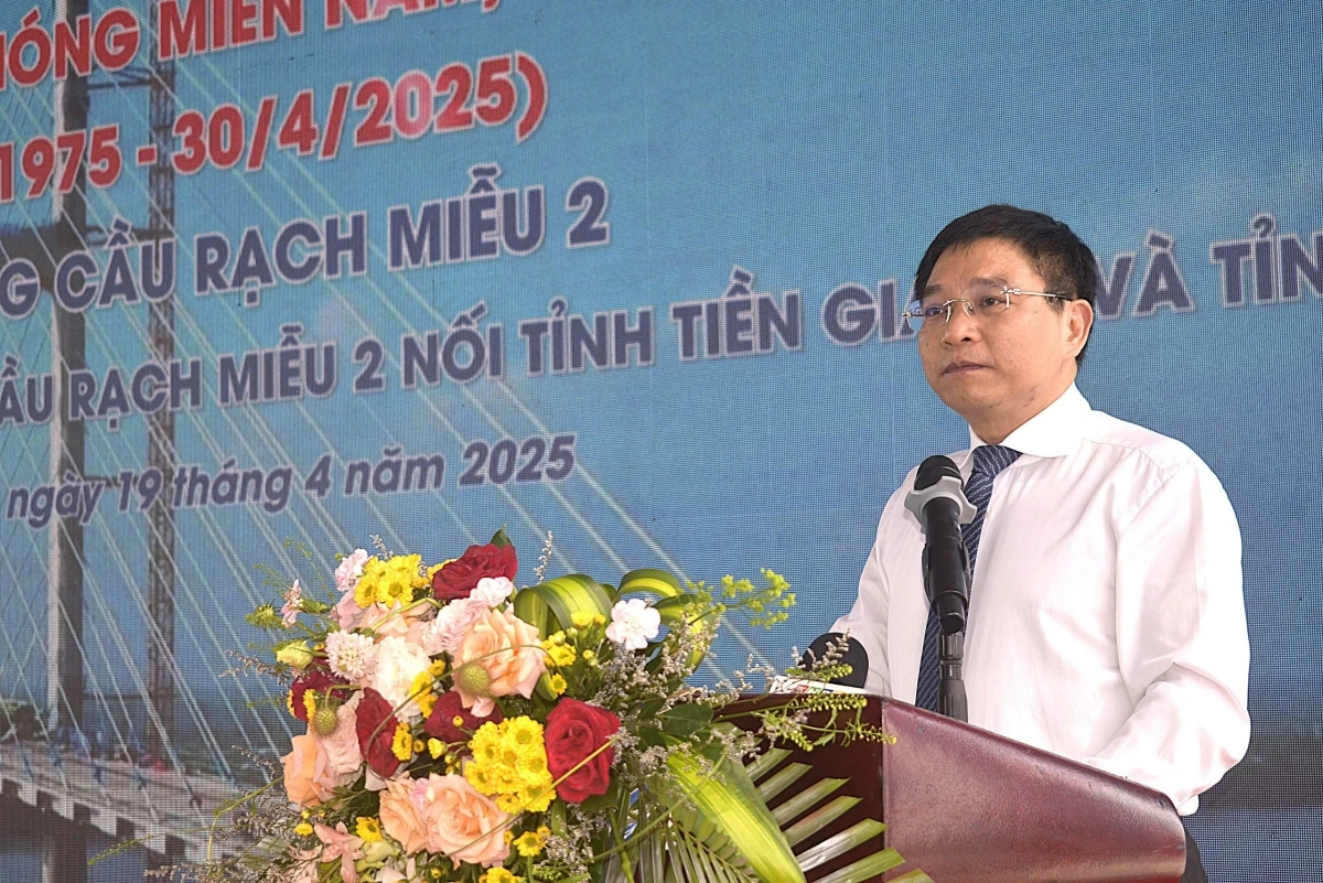 Ông Nguyễn Văn Thắng, Bộ trưởng Bộ Tài chính phát biểu tại lễ hợp long cầu Rạch Miễu 2
