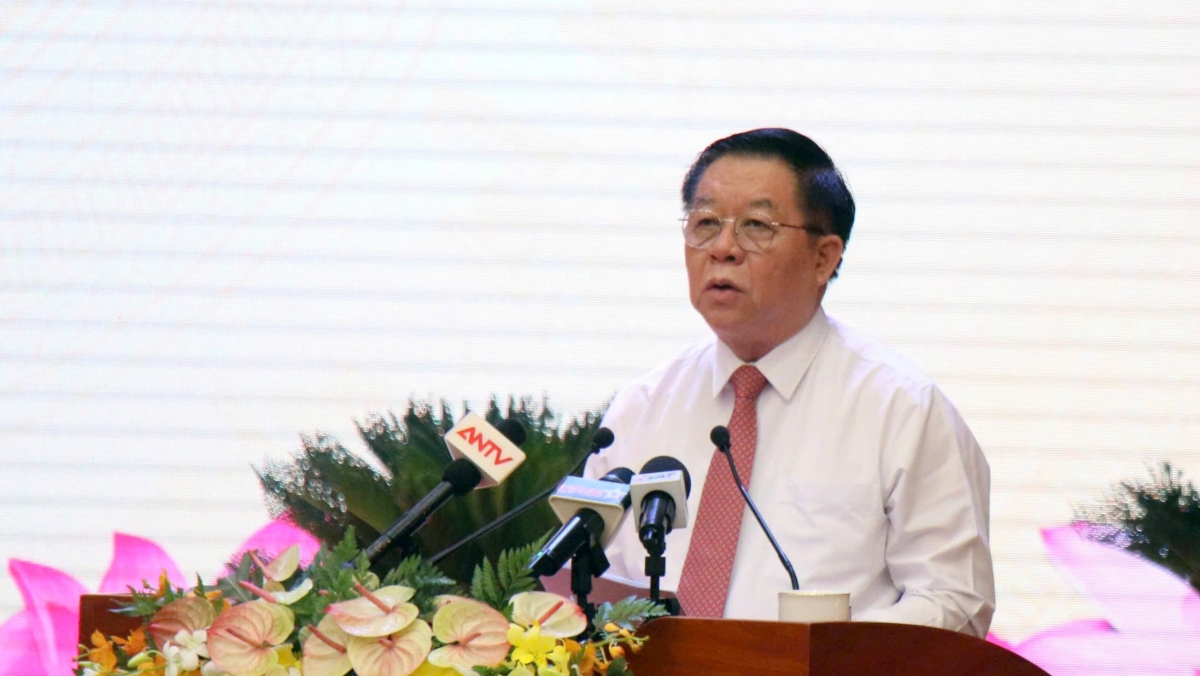 Ủy viên Bộ Chính trị, Bí thư Trung ương Đảng, Trưởng Ban Tuyên giáo và Dân vận Trung ương Nguyễn Trọng Nghĩa