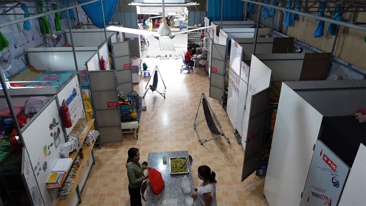 Nhà trọ Thiện Tâm có 15 phòng, mỗi phòng có 4 giường đầy đủ đồ dùng