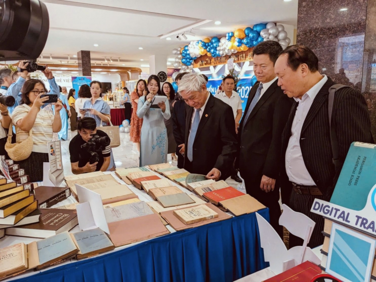 Triển lãm Sách KH&amp;CN: "Khám phá tri thức - Kiến tạo tương lai" diễn ra từ ngày 15 đến 17/5/2025