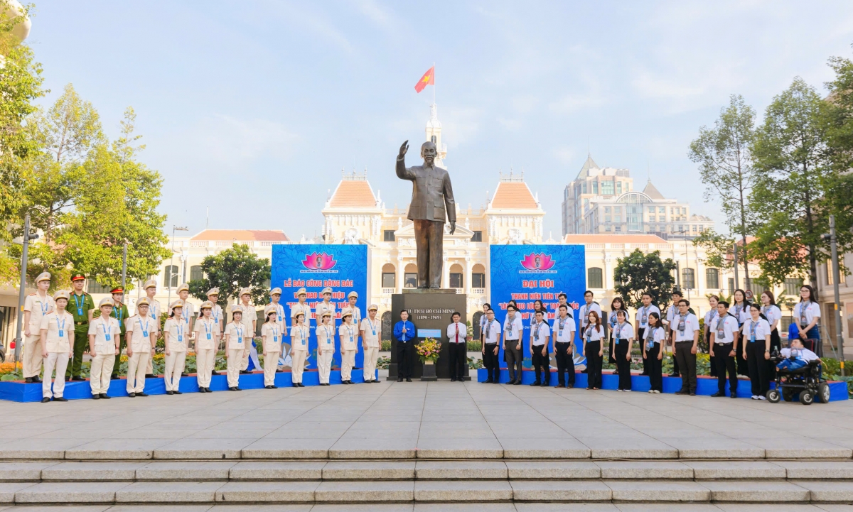 Được nhận và đeo huy hiệu "Thanh niên tiên tiến làm theo lời Bác" là niềm vinh dự và ý nghĩa lớn lao, niềm tự hào sâu sắc của mỗi thanh niên Việt Nam