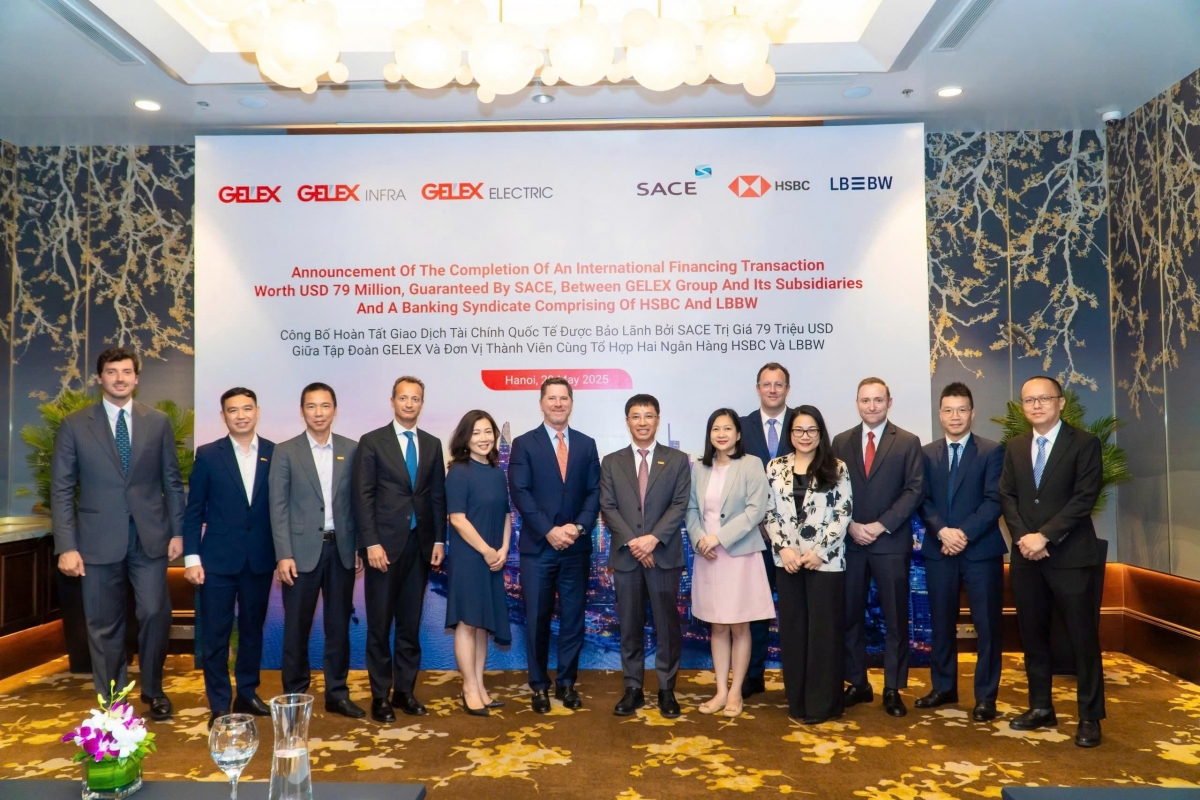 Các bên tham gia Lễ công bố hoàn tất giao dịch bảo lãnh khoản vay không ràng buộc trị giá 79 triệu USD cho GELEX