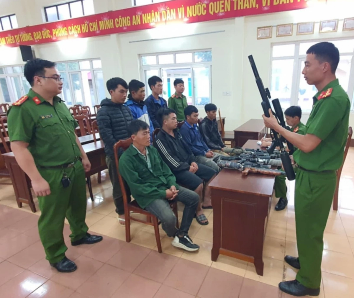 7 đối tượng tại cơ quan công an