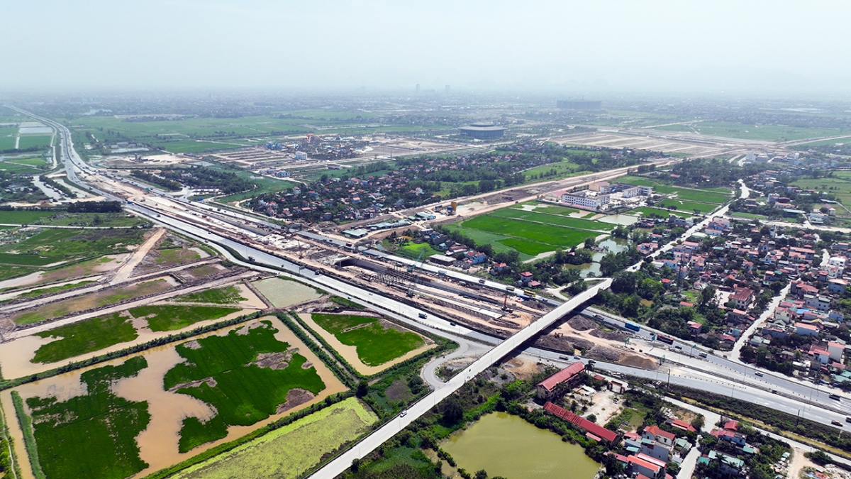 Hà Nam tăng tốc thi công các dự án hạ tầng giao thông trọng điểm - Ảnh: Ánh Dương