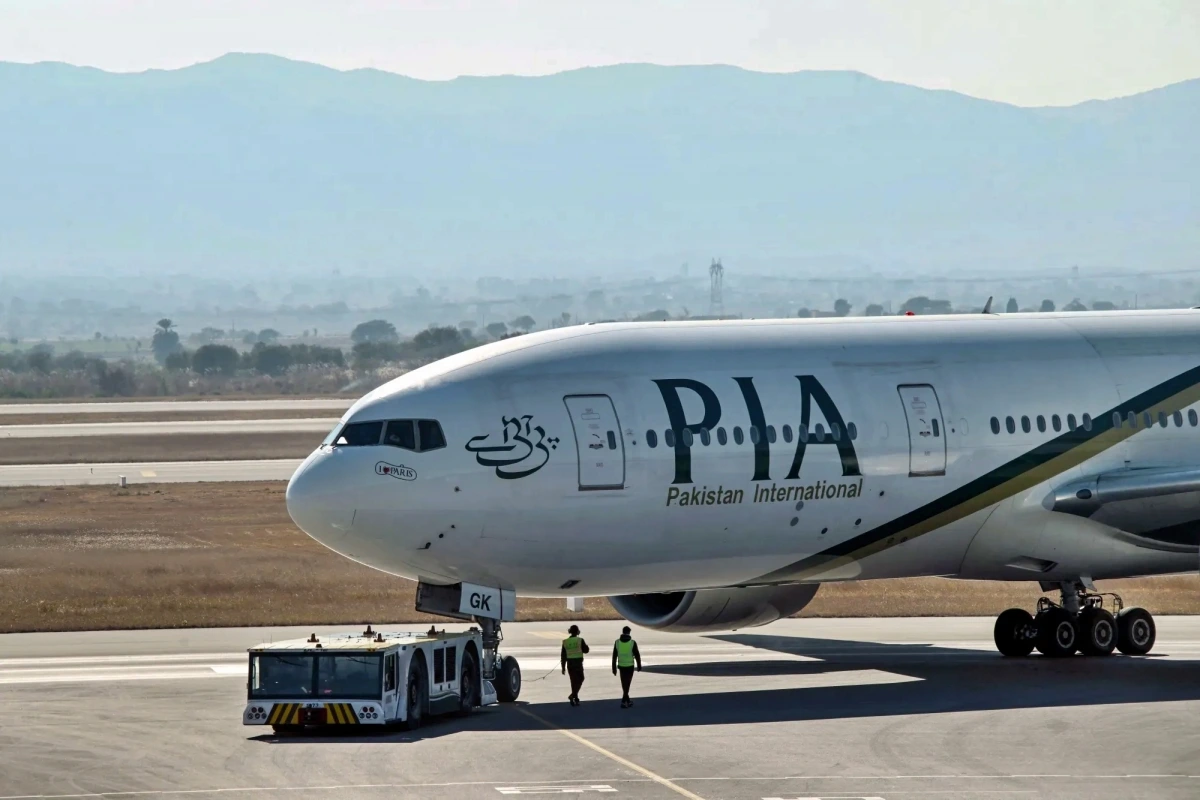 Một chiếc máy bay của hãng Hàng không Quốc tế Pakistan (Ảnh: Bloomberg)