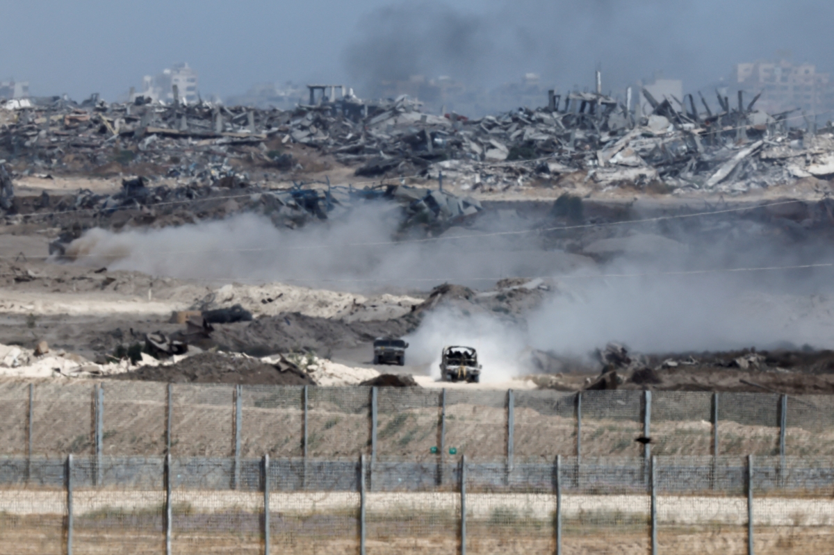 Phương tiện quân sự của Israel ở Gaza. Ảnh: Reuters