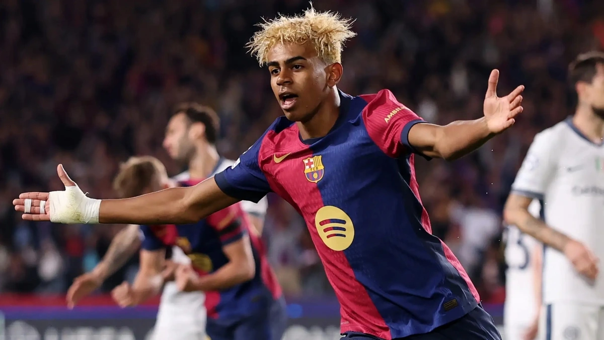 2. Lamine Yamal (Barcelona)
Thành tích mùa giải 2024/2025 |  16 bàn, 25 kiến tạo. Vô địch Cúp Nhà Vua &amp; Siêu cúp Tây Ban Nha. Ở tuổi 17, Yamal đang thi đấu xuất sắc và là tài năng trẻ nổi bật nhất châu Âu. Nếu tiếp tục phong độ hiện tại, anh có thể trở thành cầu thủ trẻ nhất đoạt Quả bóng Vàng trong lịch sử.