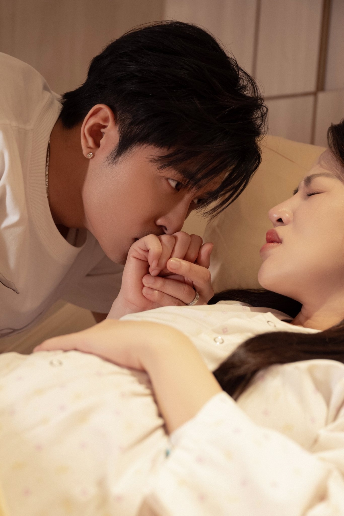 Ngoài những lời chúc phúc vì được lên thiên chức mới, Puka đôi khi cũng vướng vào những tranh cãi không đáng có. Puka giải thích về hình ảnh gây hoang mang, khiến nhiều người lo lắng cho sức khoẻ của cô. Puka khẳng định không "làm màu" mà chỉ muốn ghi lại những khoảnh khắc đặc biệt khi sinh con.