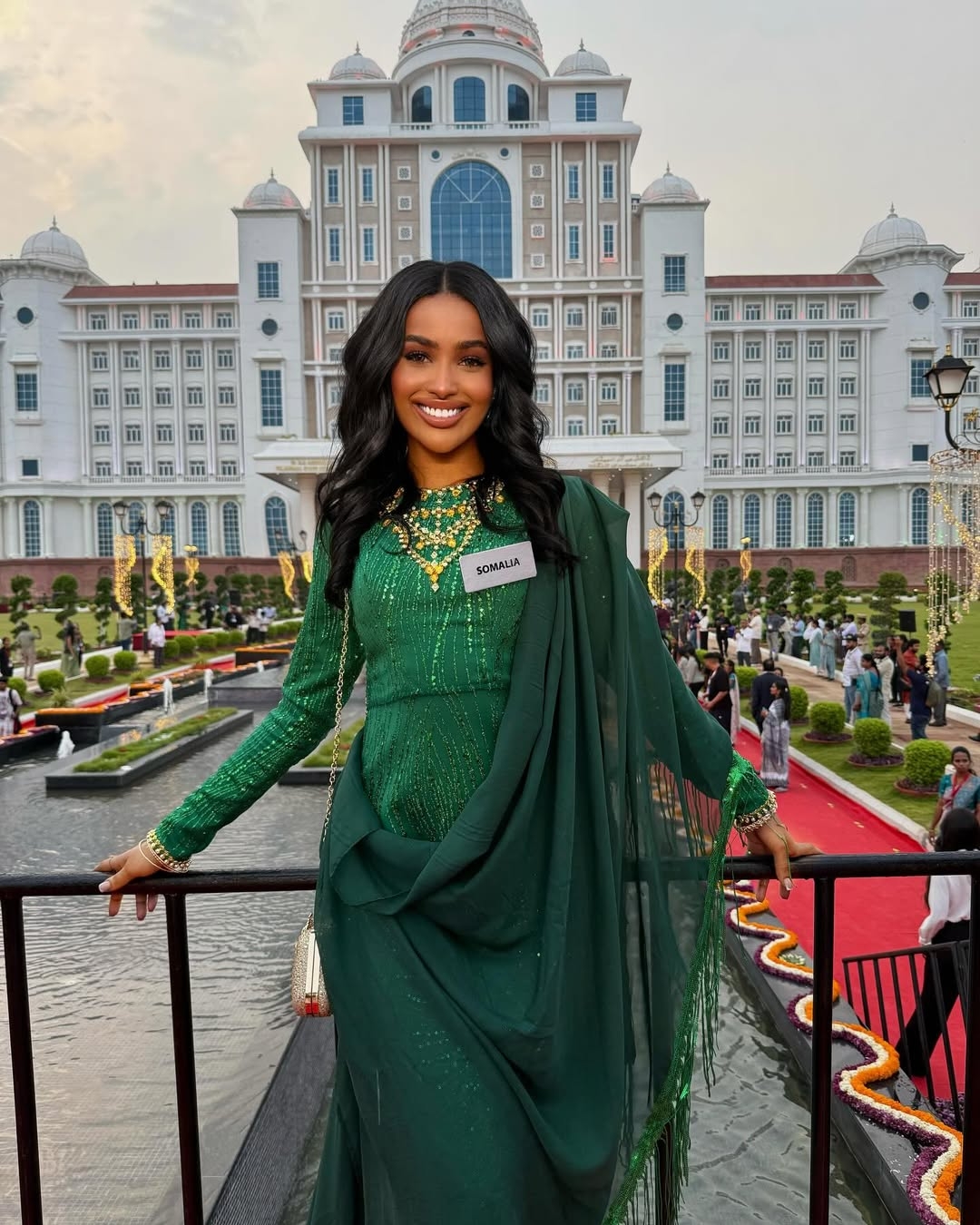 Tại phần thi Head to Head Challenge thuộc khuôn khổ cuộc thi Miss World lần thứ 72, Zainab Jama đã có bài hùng biện xúc động khi hé lộ về tuổi thơ đầy ám ảnh từng trải qua hủ tục cắt bộ phận sinh dục nữ (FGM). Vụ việc khiến Zainab Jama ám ảnh, trải qua nỗi đau về thể xác lẫn tinh thần.