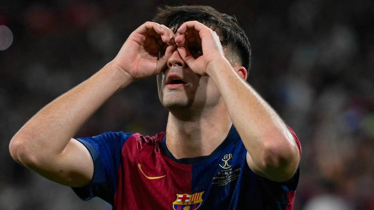 4. Pedri (Barcelona)
Thành tích mùa giải 2024/2025 |  6 bàn, 8 kiến tạo. Vô địch Cúp Nhà Vua &amp; Siêu cúp Tây Ban Nha. Pedri thi đấu ổn định và bùng nổ sau thời gian dài gặp chấn thương. Nếu tiếp tục thể hiện tại Champions League, anh có thể trở thành ứng viên sáng giá cho Quả bóng Vàng.