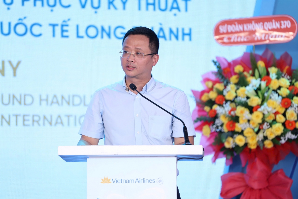 Ông Uông Việt Dũng - Cục trưởng Cục Hàng không Việt Nam phát biểu tại buổi lễ.