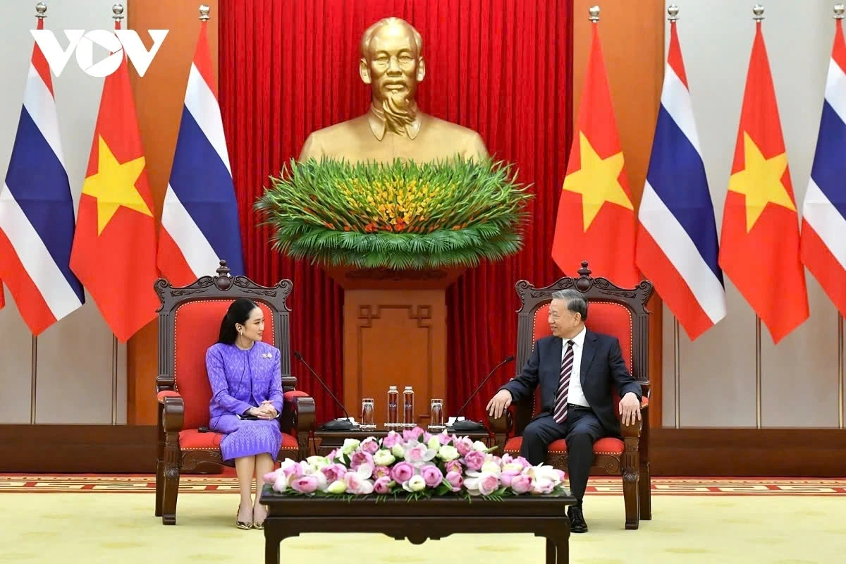 Receiving the Thai PM, Party General Secretary To Lam emphasised several key areas for future Vietnam - Thailand cooperation, including maintaining the effectiveness of the Joint Cabinet Meeting mechanism, promoting the Three Connectivity Partnership strategy, and strengthening coordination at multilateral forums. Meanwhile, Prime Minister Paetongtarn affirms that Thailand will actively work with Vietnam to concretise the new partnership framework.