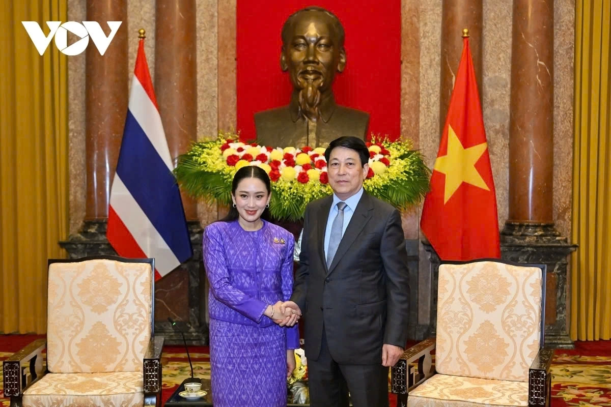 President Luong Cuong also receives the Thai Prime Minister in Hanoi where both leaders agree that Vietnam and Thailand should boost cooperation in various fields and effectively implement the new partnership framework.