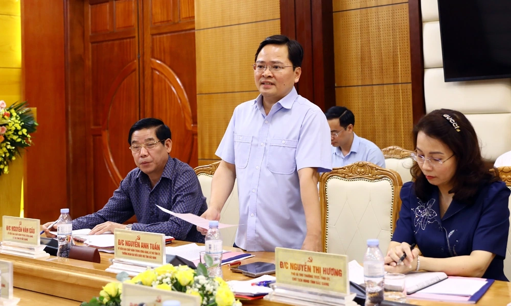 Bí thư Tỉnh ủy Bắc Ninh Nguyễn Anh Tuấn phát biểu tại hội nghị