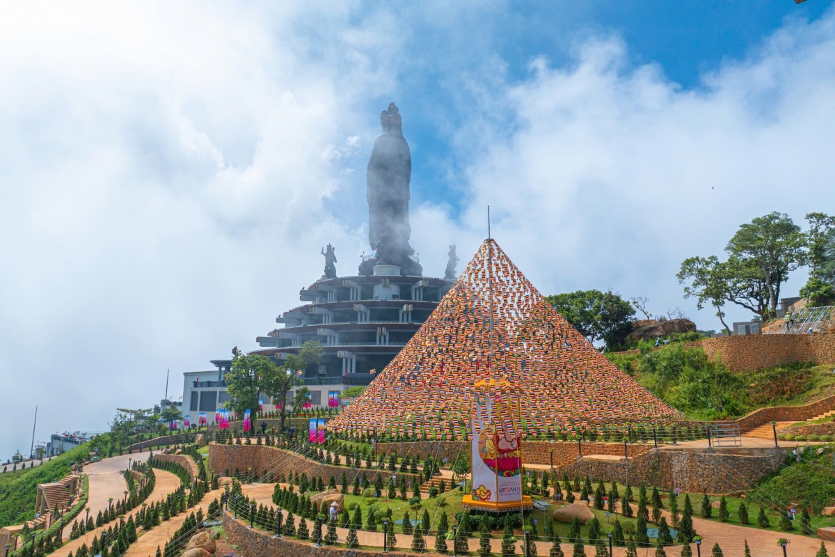Núi Bà Đen đã sẵn sàng tổ chức Vesak 2025 (ảnh Núi Bà Tây Ninh)