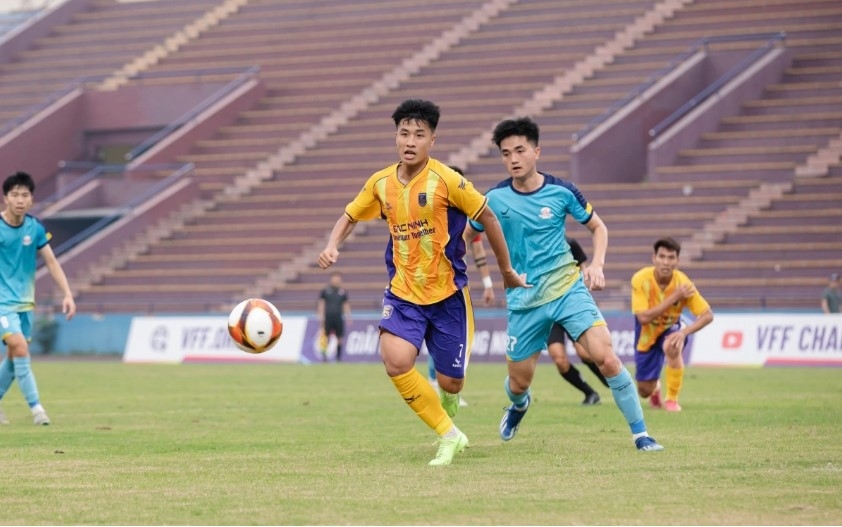 Phu Tho FC (in blue jersey) relegated to third tier for match manipulation