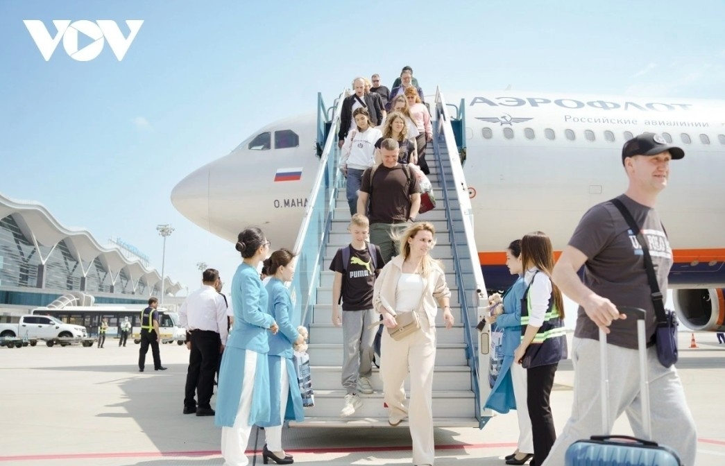Russian tourists are welcomed at Cam Ranh International Airport in Khanh Hoa