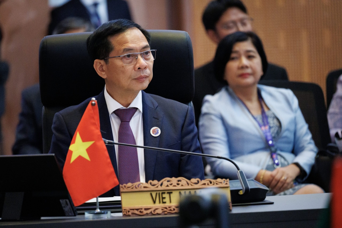Phó Thủ tướng, Bộ trưởng Ngoại giao Bùi Thanh Sơn tham dự Hội nghị Bộ trưởng Ngoại giao ASEAN-Hội đồng Hợp tác Vùng Vịnh (GCC) diễn ra vào chiều 25/5/2025 tại Kuala Lumpur, Malaysia. Ảnh: Bộ Ngoại giao Malaysia.