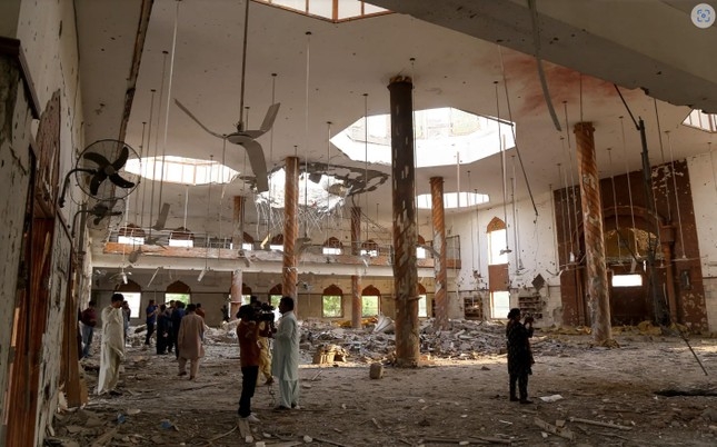 Một tòa nhà ở Pakistan bị hư hại sau cuộc tấn công của Ấn Độ. Ảnh: Reuters