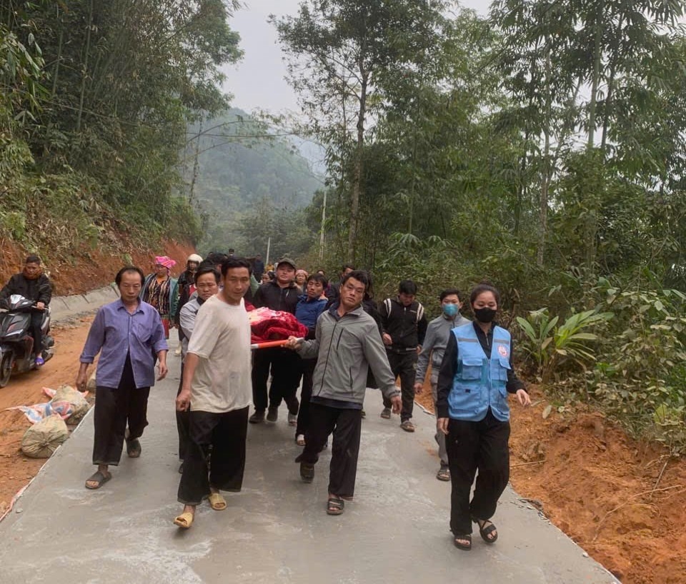Các bệnh nhân có hoàn cảnh khó khăn phần lớn ở các tỉnh miền núi, vùng sâu, vùng xa như Thanh Hóa, Thái Nguyên, Lai Châu, Sơn La… Mỗi chuyến xe lăn bánh là một câu chuyện, một cuộc đời (Ảnh: NVCC)