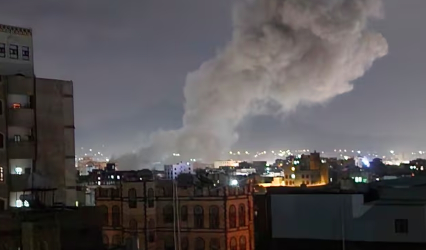 Mỹ không kích vào thủ đô Sanaa của Yemen. (Ảnh: Reuters)