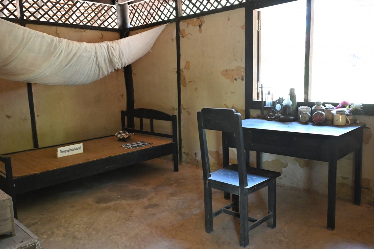 Góc mô phỏng không gian sinh hoạt của Chủ tịch Hồ Chí Minh trong thời gian hoạt động tại Udon Thani, Thái Lan