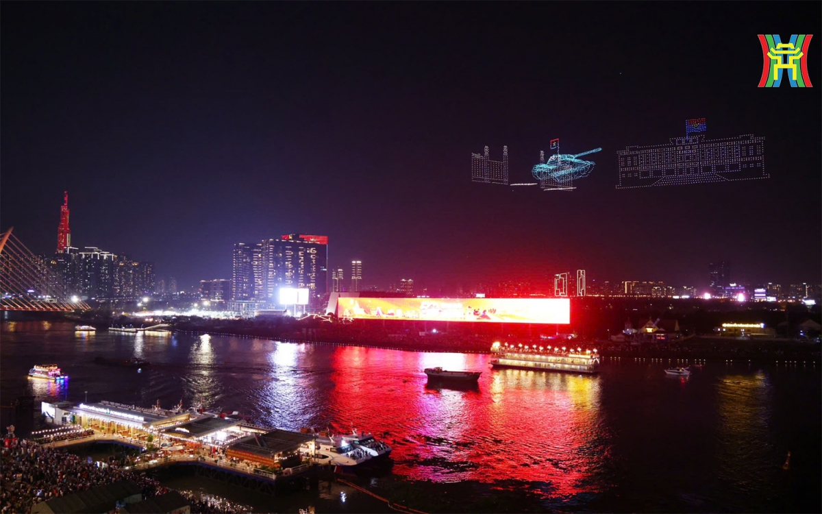 Hình ảnh tổng duyệt trình diễn 10.500 drone trên sông Sài Gòn ngày 28/4