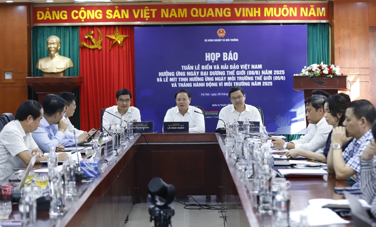 Toàn cảnh buổi họp báo
