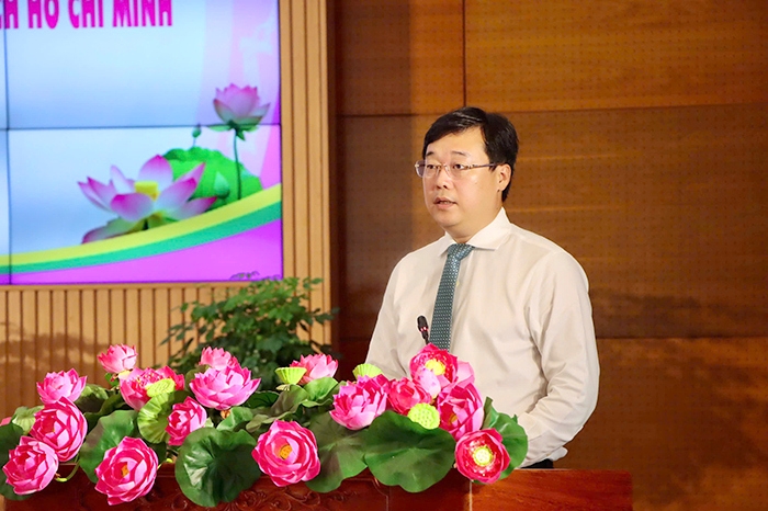 Bí thư Tỉnh ủy Đồng Tháp Lê Quốc Phong phát biểu tại hội nghị