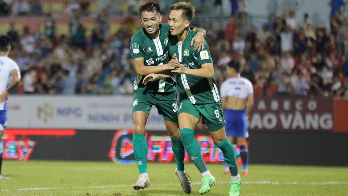Bình Phước thắng ngược Huế (Ảnh: Bình Phước FC)