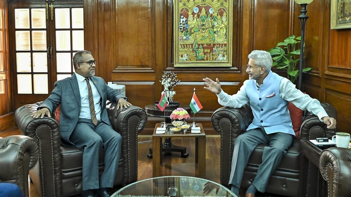 Bộ trưởng Ngoại giao Ấn Độ S. Jaishankar và người đồng cấp Maldives Abdulla Khaleel tại cuộc hội đàm ngày 26/5 (Ảnh: X).