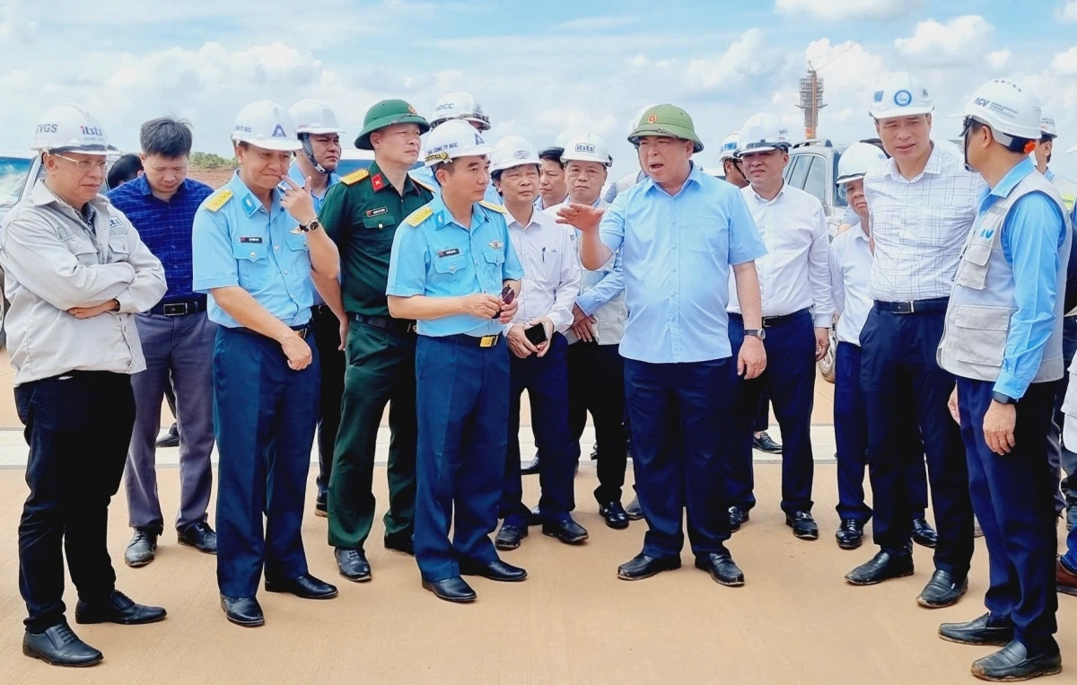 Bộ trưởng Trần Hồng Minh tại hiện trường dự án (Ảnh: M.T)