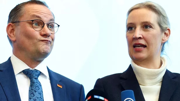 Các lãnh đạo của đảng Sự lựa chọn vì nước Đức (AfD) Alice Weidel (phải) và Tino Chrupalla tại Berlin, Đức, ngày 25/02/2025. Ảnh: Le Figaro