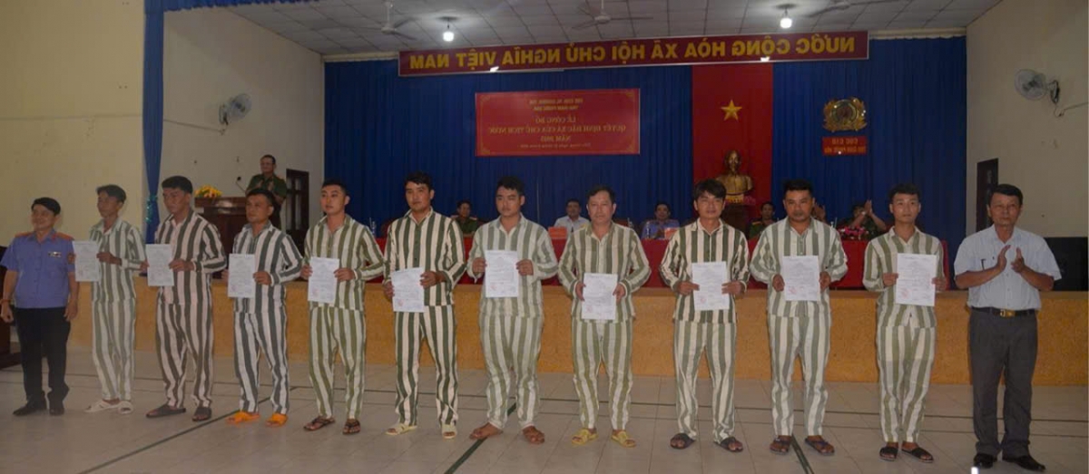 Các phạm nhân tại trại giam Phước Hòa được đặc xá. Ảnh: KT