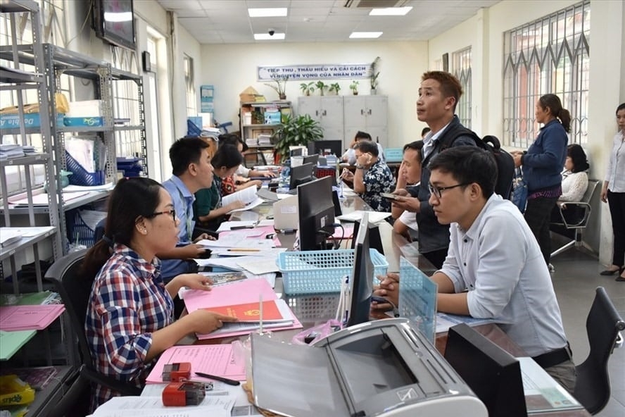 Cán bộ xã không thuộc diện sáp nhập vẫn được áp dụng chế độ theo Nghị định 178. Ảnh minh họa