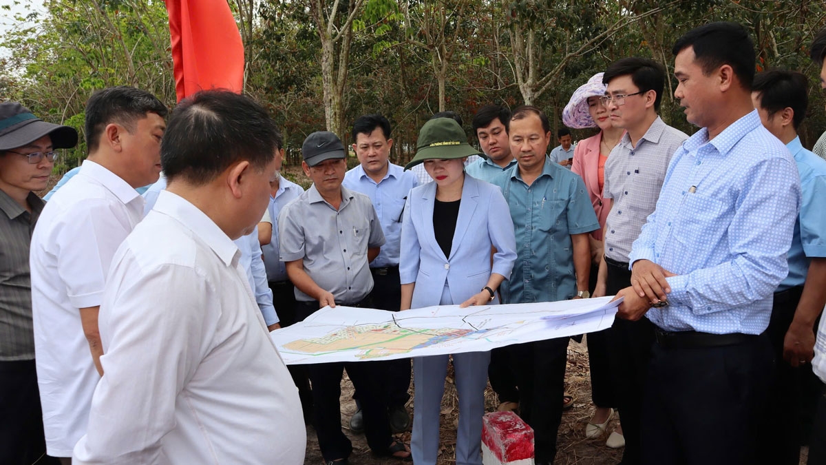 Lãnh đạo tỉnh Bình Phước khảo sát tiến độ giải phóng mặt bằng cho dự án 