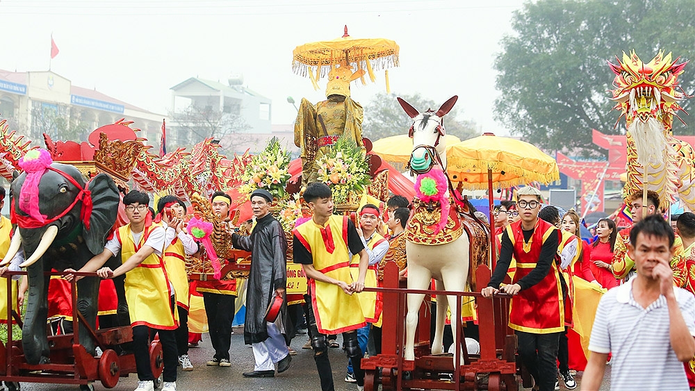 Nội dung của các bài hát trong diễn xướng Chèo tàu là những bài hát riêng và những bài hát đối đáp của “tàu” và “tượng”
