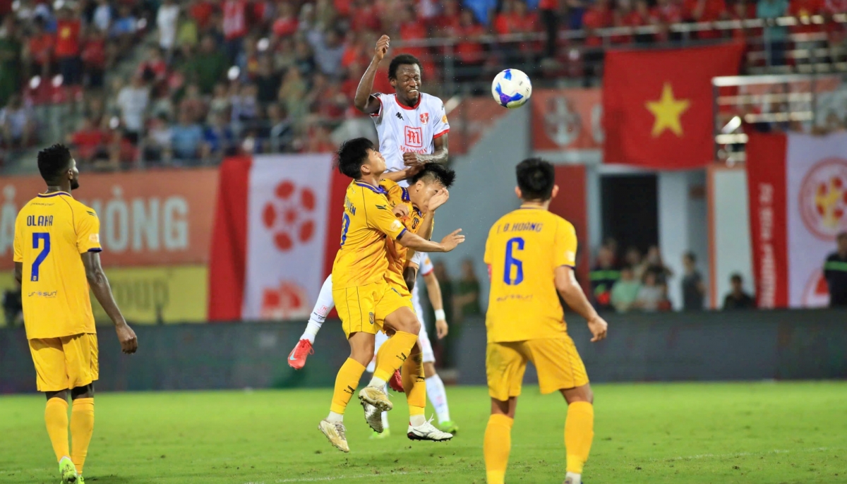 Tiền vệ Bicou bị treo giò ở vòng 22 V-League 2024/2025. (Ảnh: VPF)