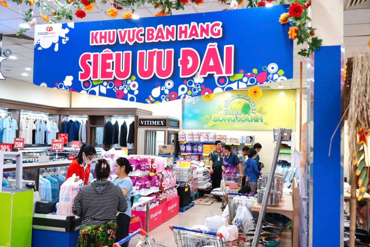 Co.opmart bán hàng siêu ưu đãi mừng sinh nhật